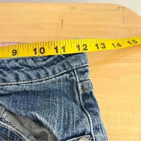 Levi’s girl  jeans shorts - Picture 6 of 9